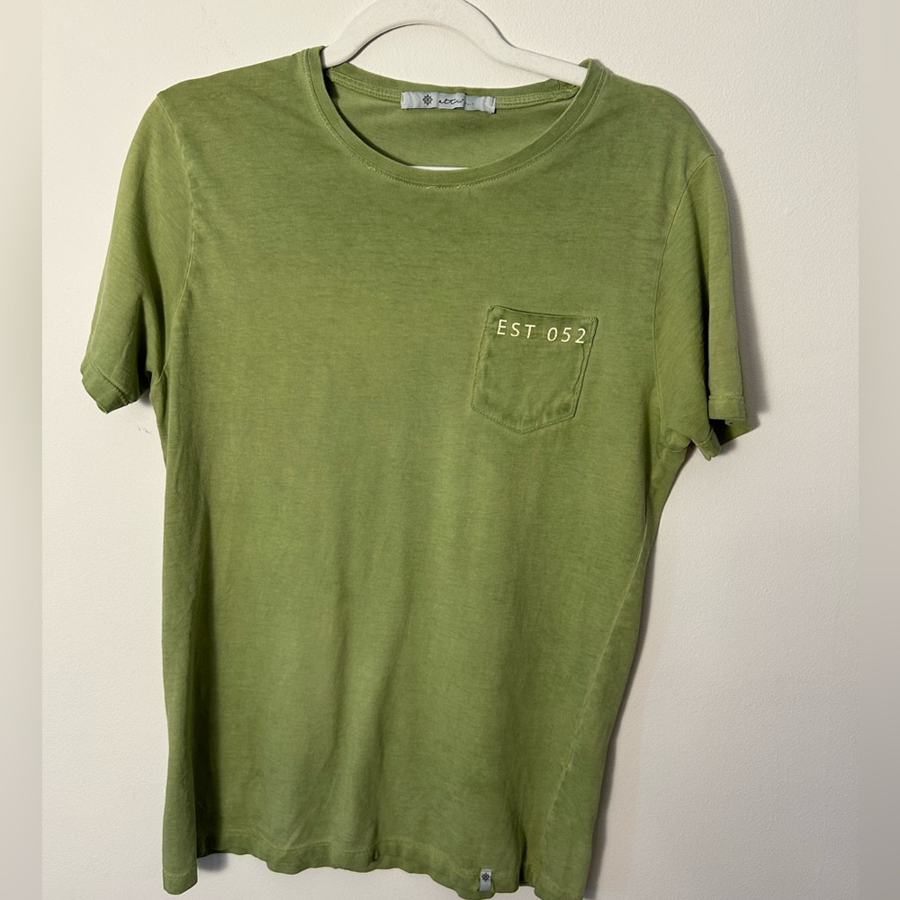 ALTN Surf Gang Tee Shirt. Size M.